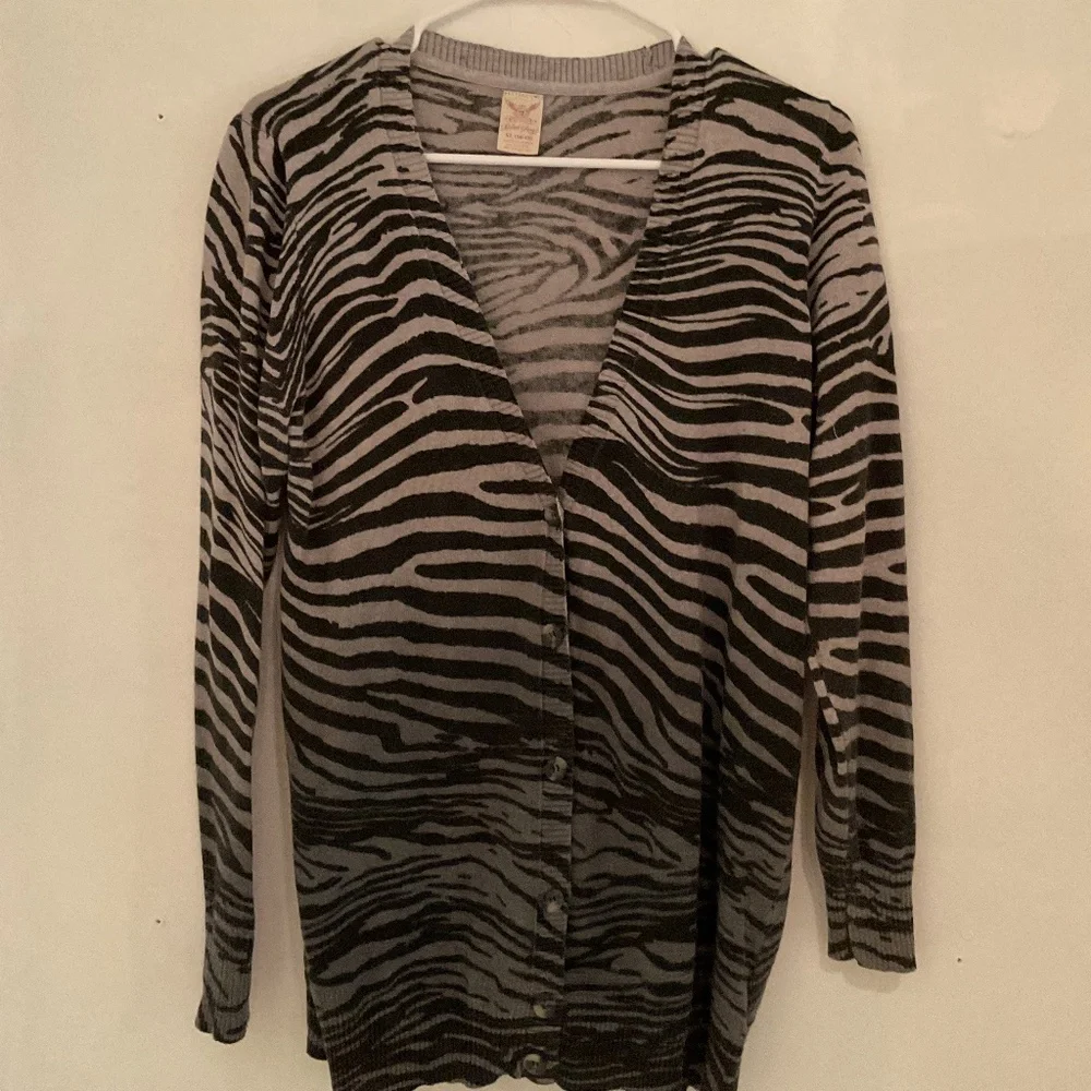 CLOTHING $5 - Picture 1 of 6